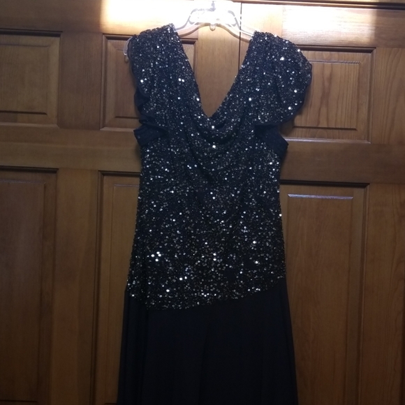 JKARA Dresses & Skirts - Dress